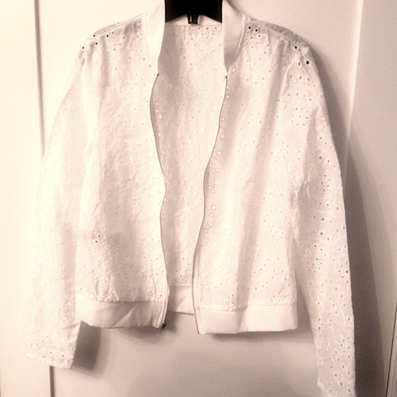 Casual Shein White eyelet silver zippered jacket size medium - Picture 3 of 4